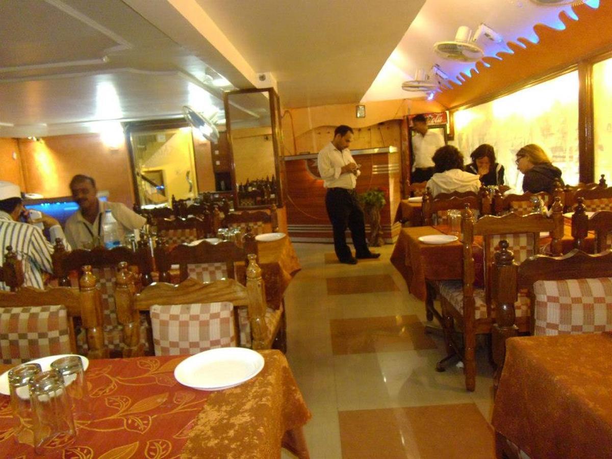 Hotel Lara India Bénarès Extérieur photo