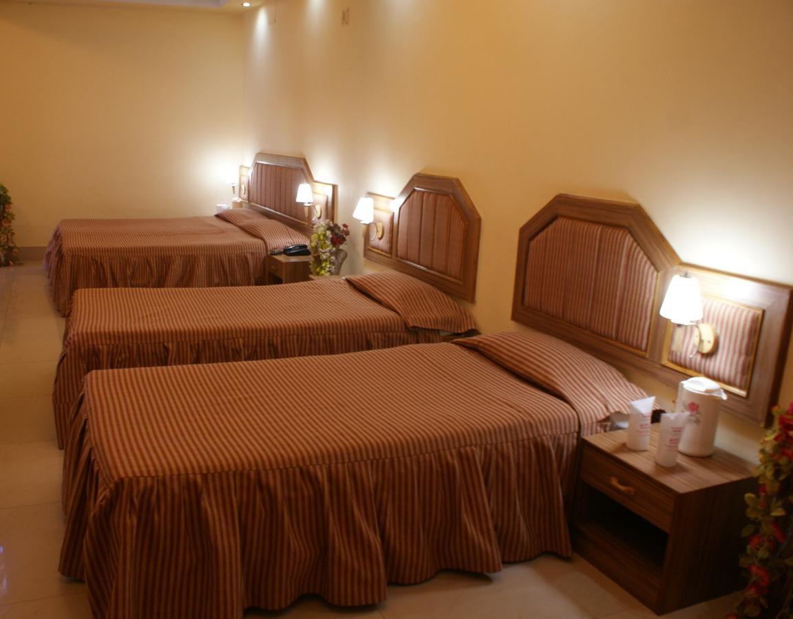 Hotel Lara India Bénarès Extérieur photo
